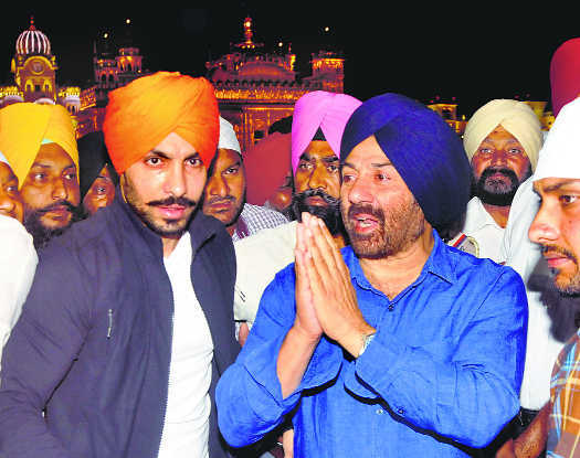 not-in-politics-to-get-clicked-or-blow-my-own-trumpet-sunny-deol