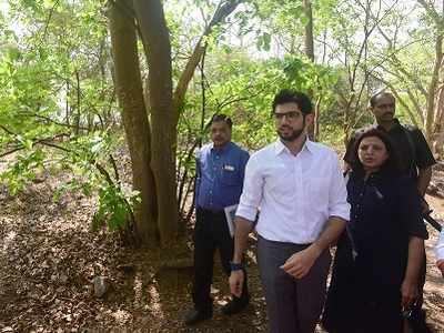 aaditya-slams-metro-over-tree-cutting-urges-cm-to-spare