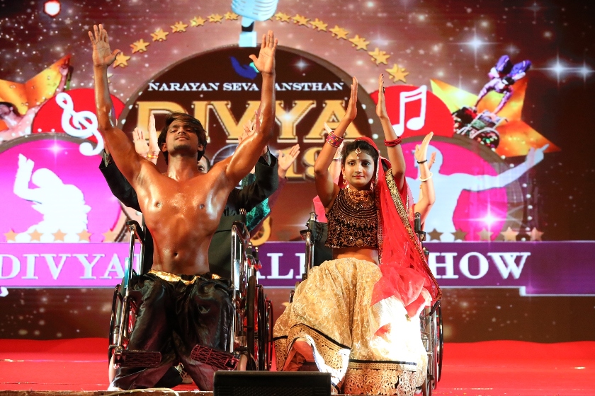 divyang-models-took-to-the-stage-to-perform-at-talent-show