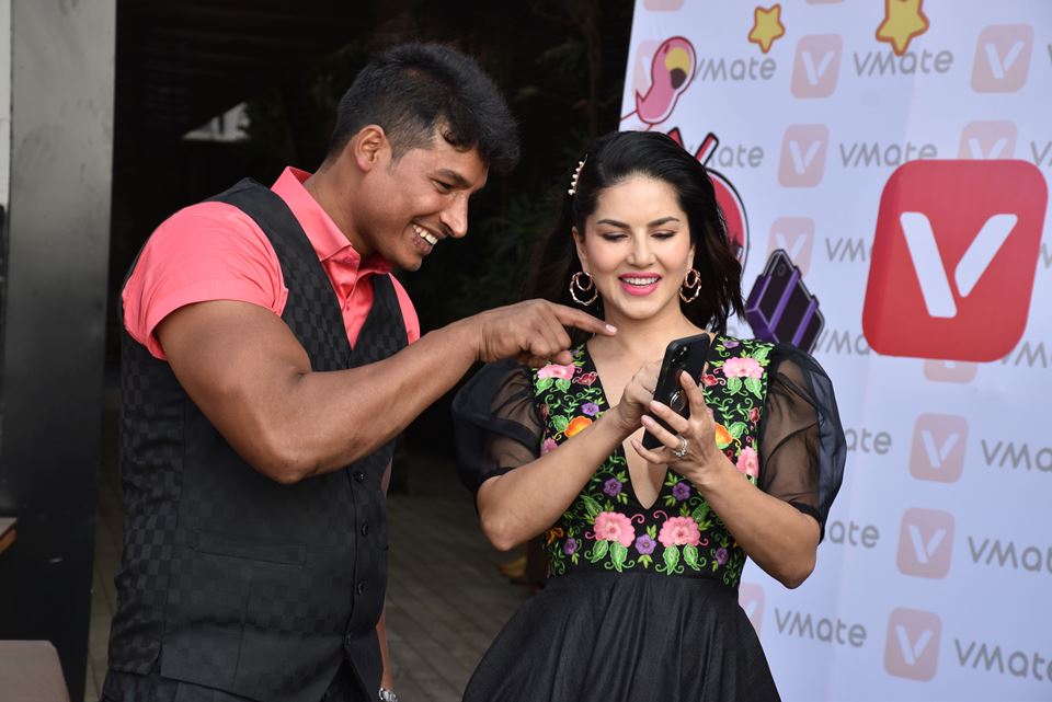 sunny-leone-chooses-abdullah-pathan-the-strongest-man-on-vmate-as-her-mr-v
