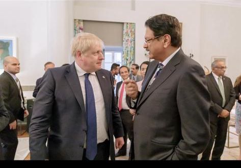 ajay-piramal-receives-honorary-british-award-by-her-majesty-the-queen