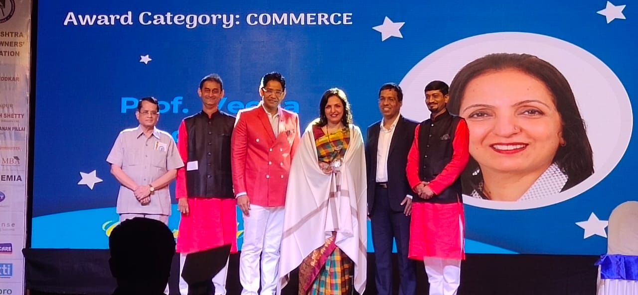 veena-tutorials-bags-best-education-excellence-award-2019