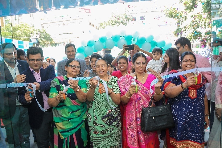 beccos-opens-its-flagship-store-in-ahmedabad-spread-over-3500-sqft-the-store-elevates-experiential-shopping-2