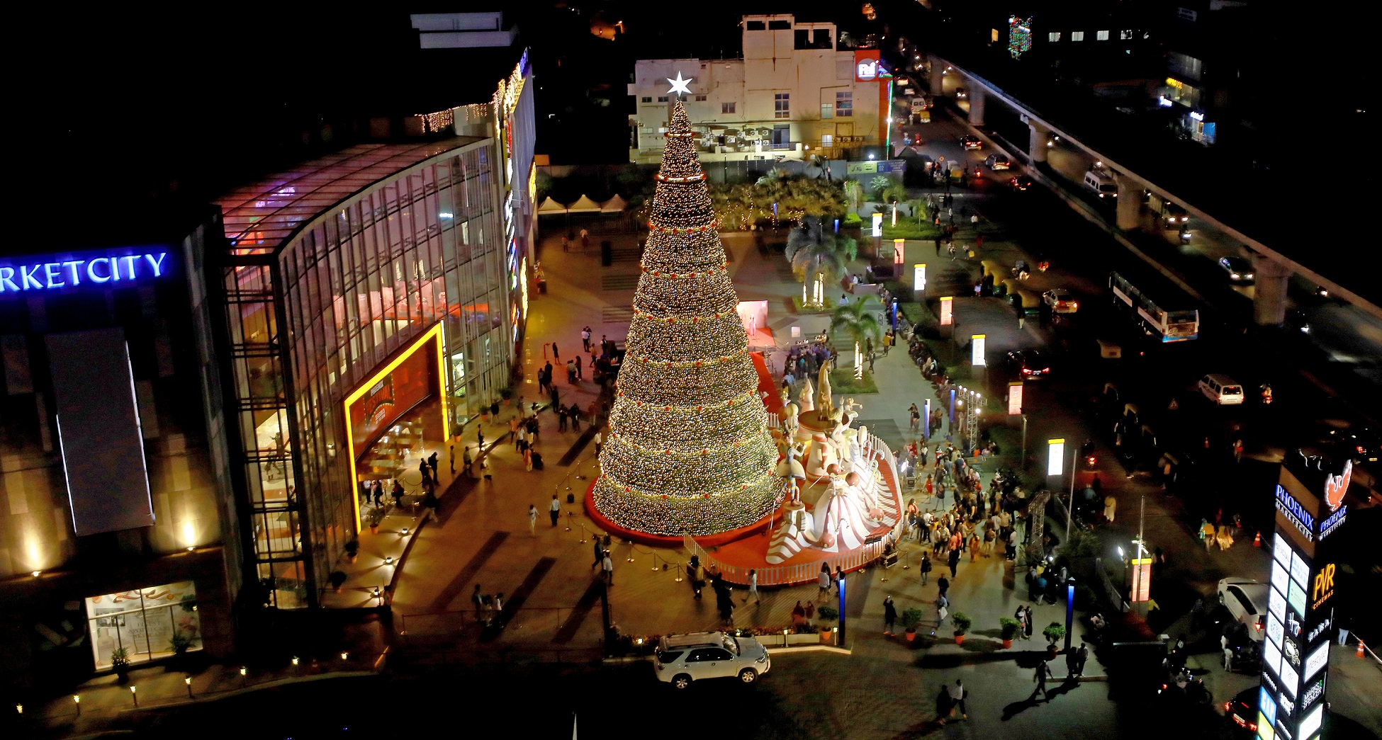 christmas-gaiety-in-full-swing-at-phoenix-market-city