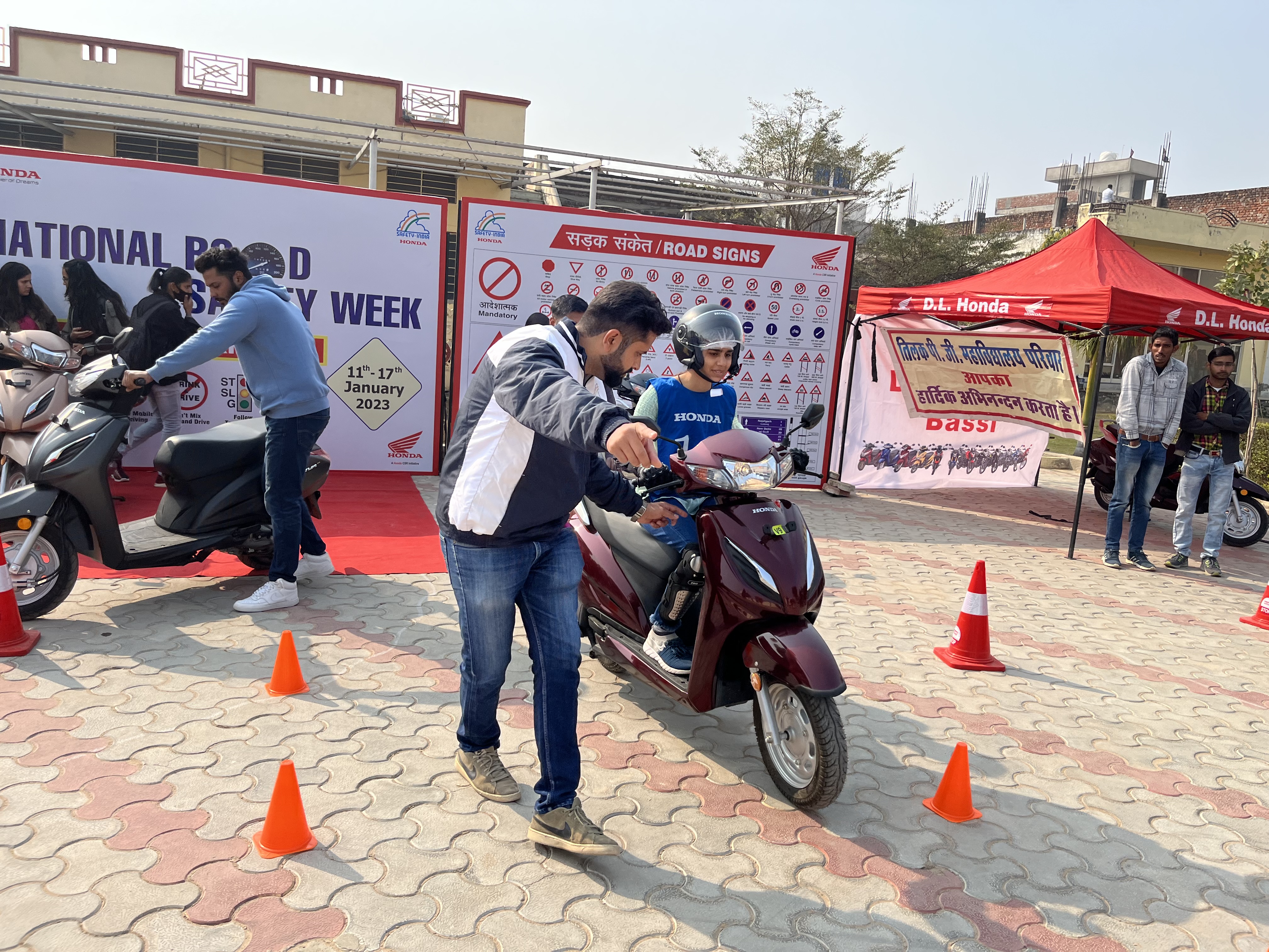 honda-motorcycle-scooter-india-conducts-road-safety-awareness-campaign-in-rajasthan-3
