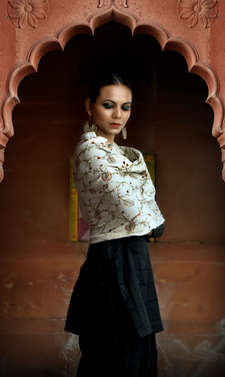 must-have-stoles-in-your-closet-this-wedding-season