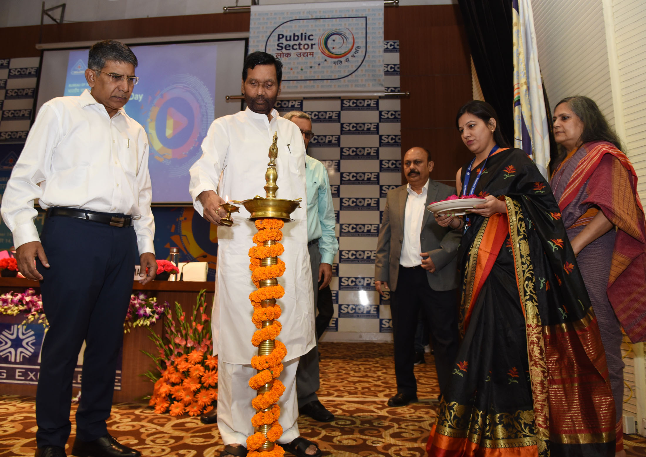 shri-ram-vilas-paswan-inaugurates-celebration-of-60th-world-standard-day-by-bureau-of-indian-standards