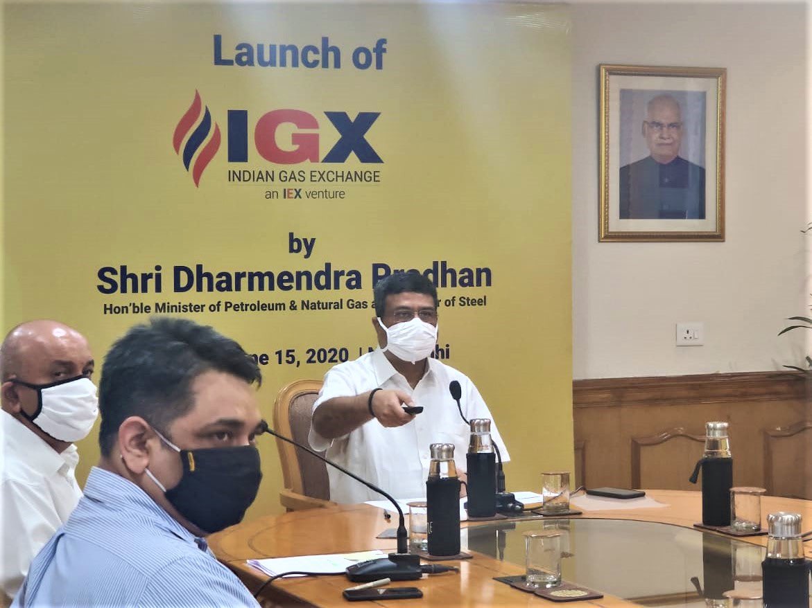 shri-dharmendra-pradhan-launches-indian-gas-exchange
