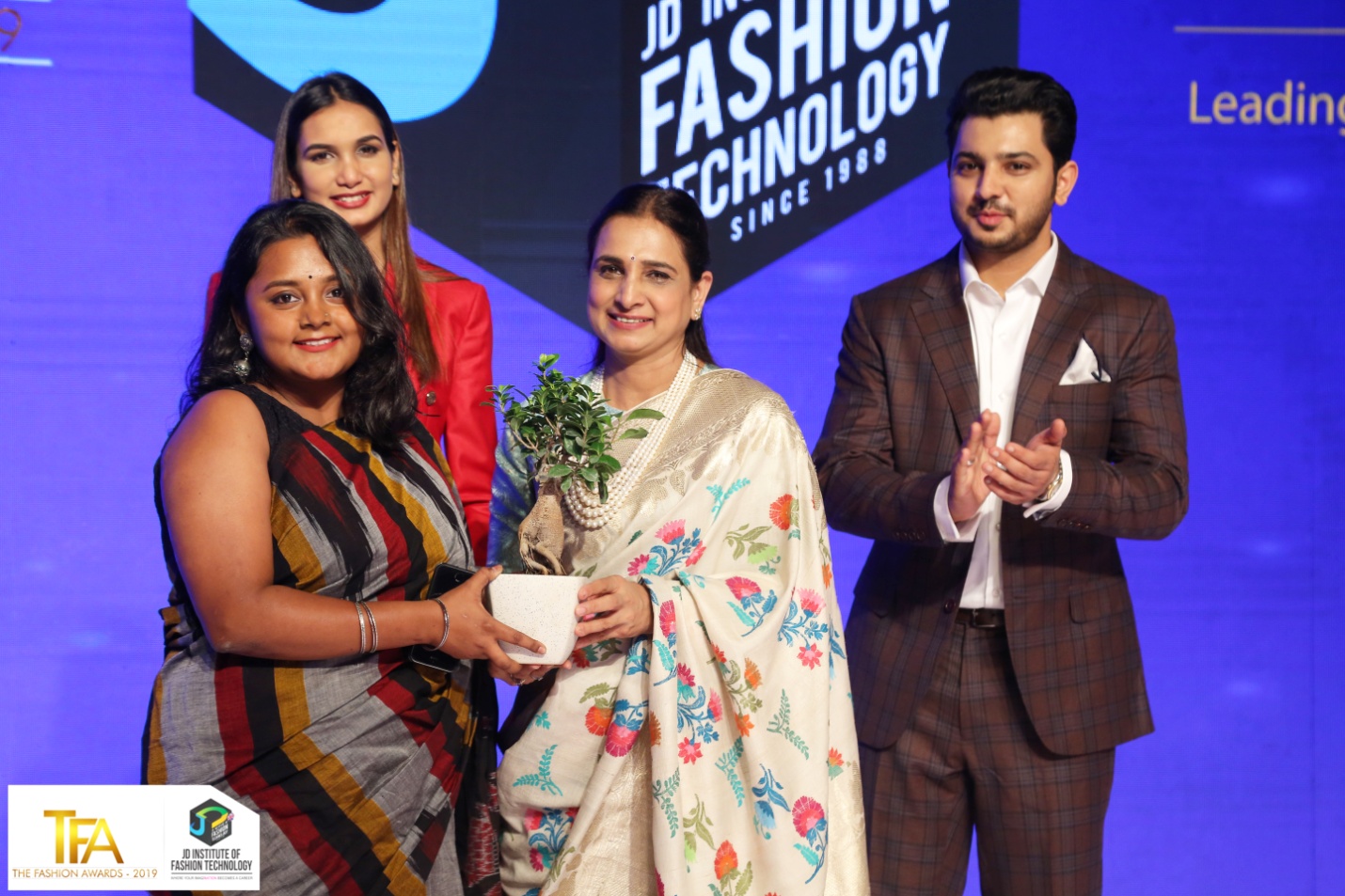 peta-organized-vegan-fashion-workshop-at-j-d-institute-of-fashion-technology