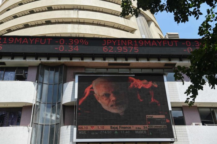 sensex-rises-over-150-pts-hdfc-top-gainer