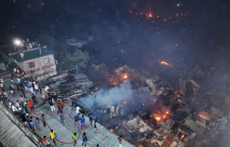 bangladesh-4-injured-thousands-homeless-in-massive-dhaka-fire