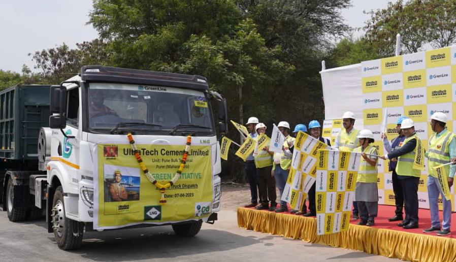 greenline-deploys-its-lng-powered-trucks-at-ultratech-cements-pune-bulk-terminal