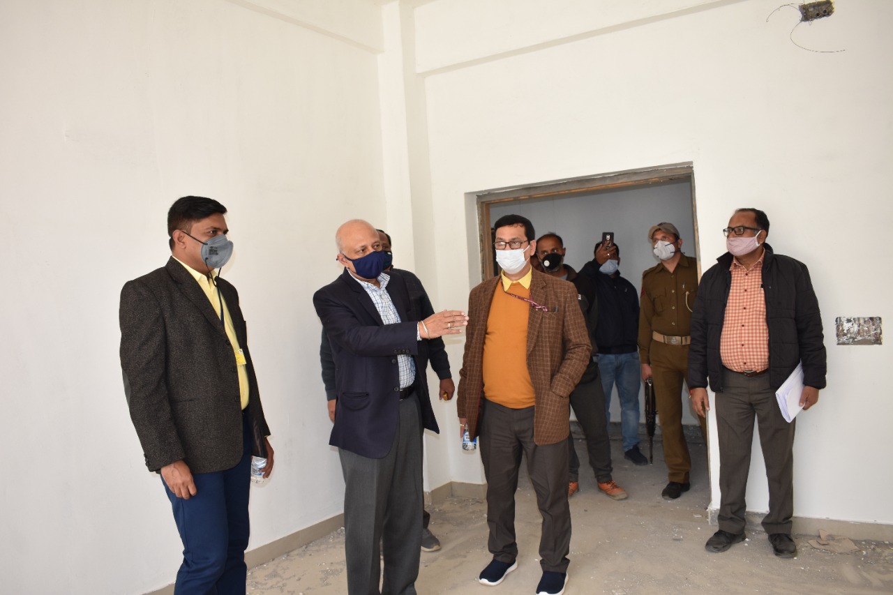 iimc-dg-reviews-construction-work-of-jammu-campus