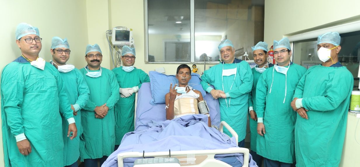 humanity-with-a-heart-wb-and-kolkata-police-comes-forward-to-give-life-to-a-daily-wage-earner