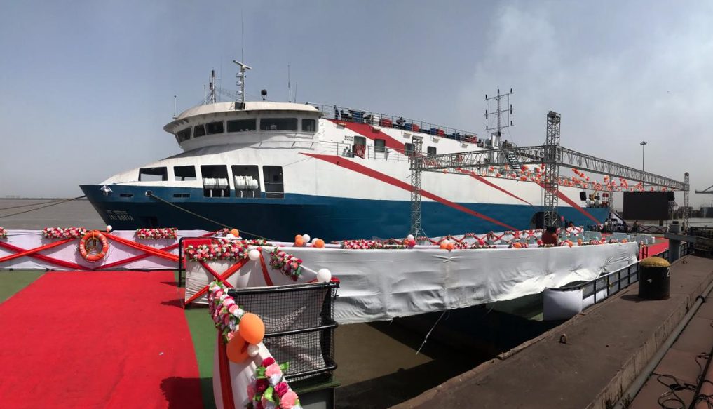 mandaviya-flags-off-new-hazira-to-diu-cruise-route-from-essars-ferry-terminal
