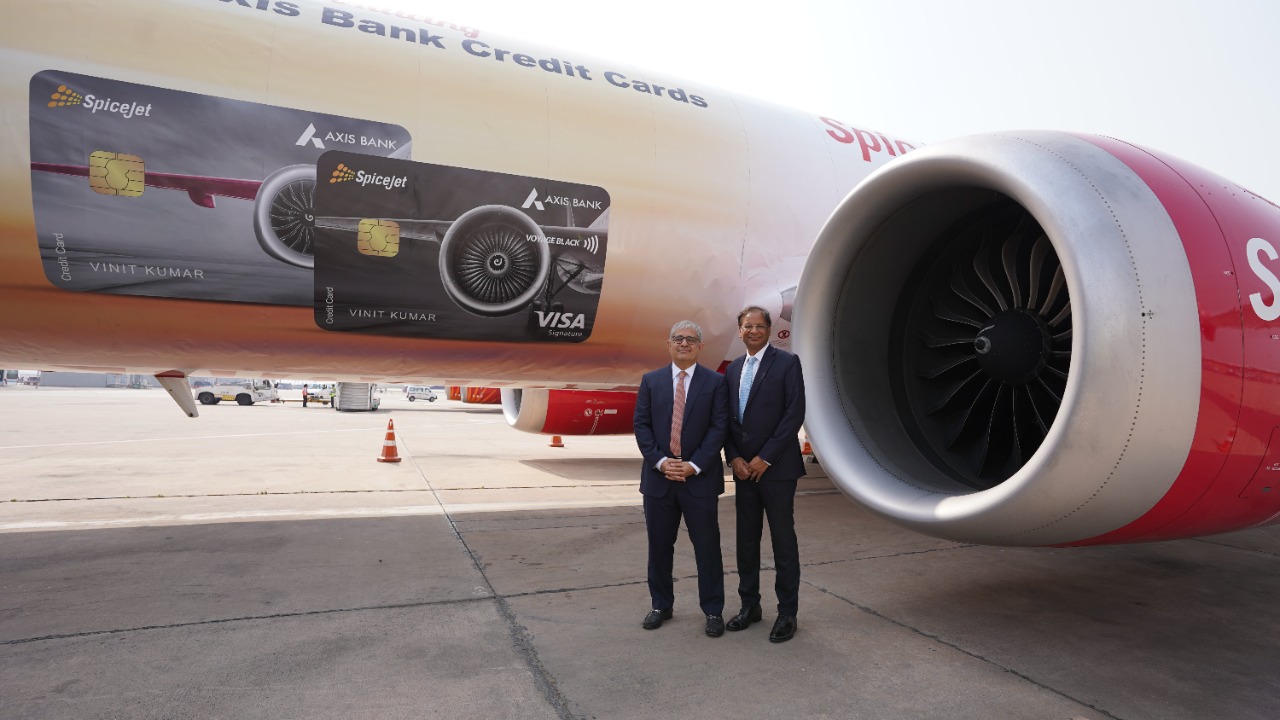 spicejet-and-axis-bank-launch-co-branded-credit-card