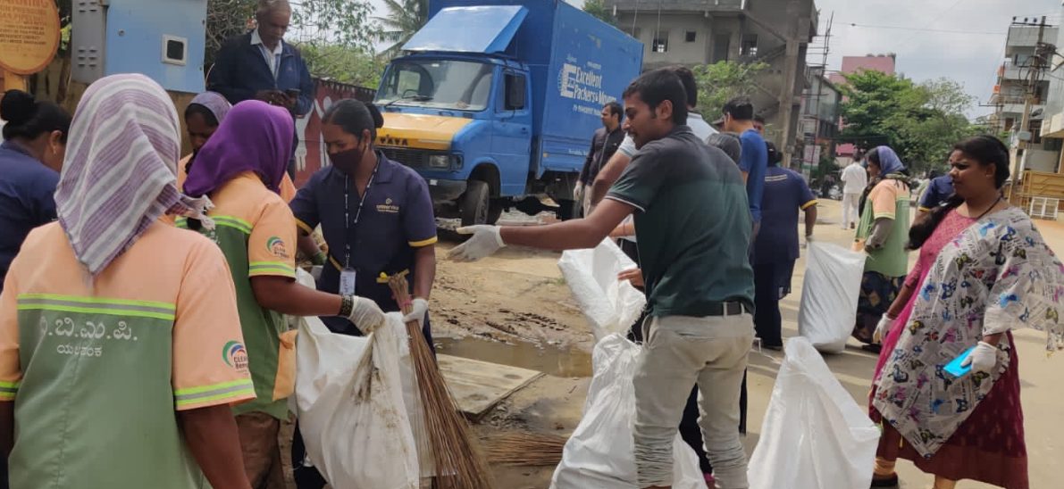 residents-of-prestige-misty-waters-hebbal-organized-cleanathon-initiative
