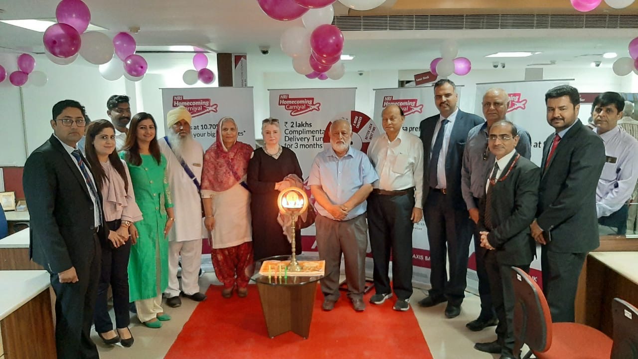 axis-bank-celebrates-550th-guru-nanak-jayanti-with-the-launch-of-nri-homecoming-carnival