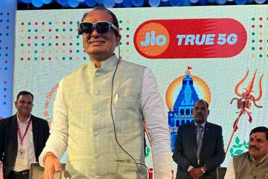honble-chief-minister-of-madhya-pradesh-inaugurates-jio-true-5g-at-the-shri-mahakaal-mahalok-the-mahakaleshwar-temple