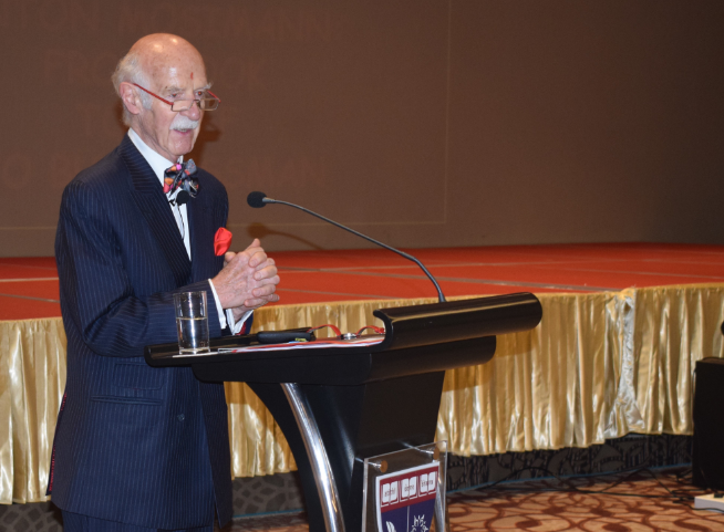 anton-mosimann-the-chef-who-cooked-for-the-british-royal-family-visits-the-vmsiihe-campus-interacts-with-students