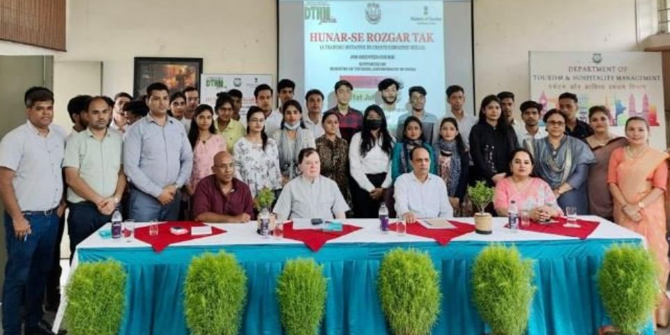 hunar-se-rozgar-tak-programme-begins-at-jmi