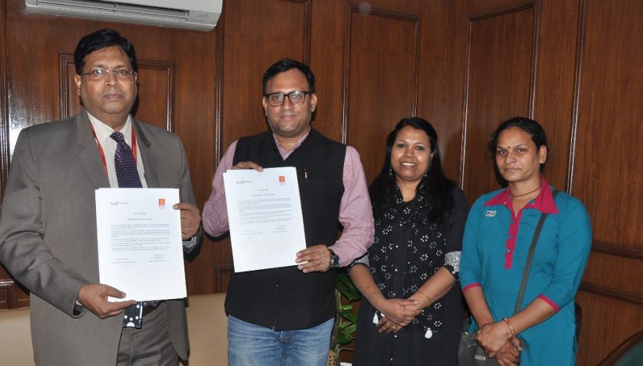 pnb-housing-finance-partners-with-azad-foundation-in-women-with-wheels-programme