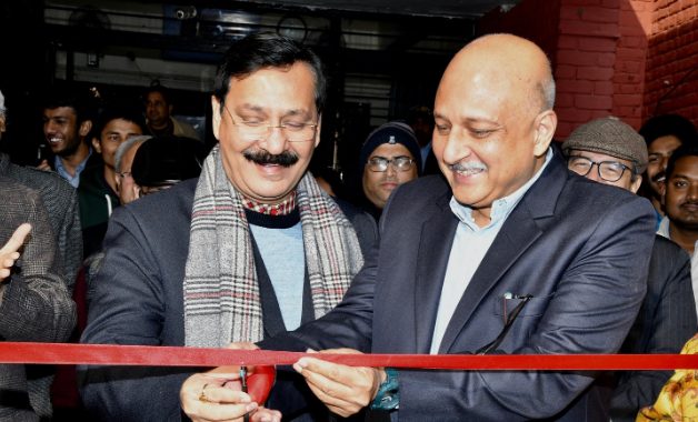 ad-pr-iimc-students-showcased-a-kaleidoscope-of-pictures-for-a-lively-photography-exhibition