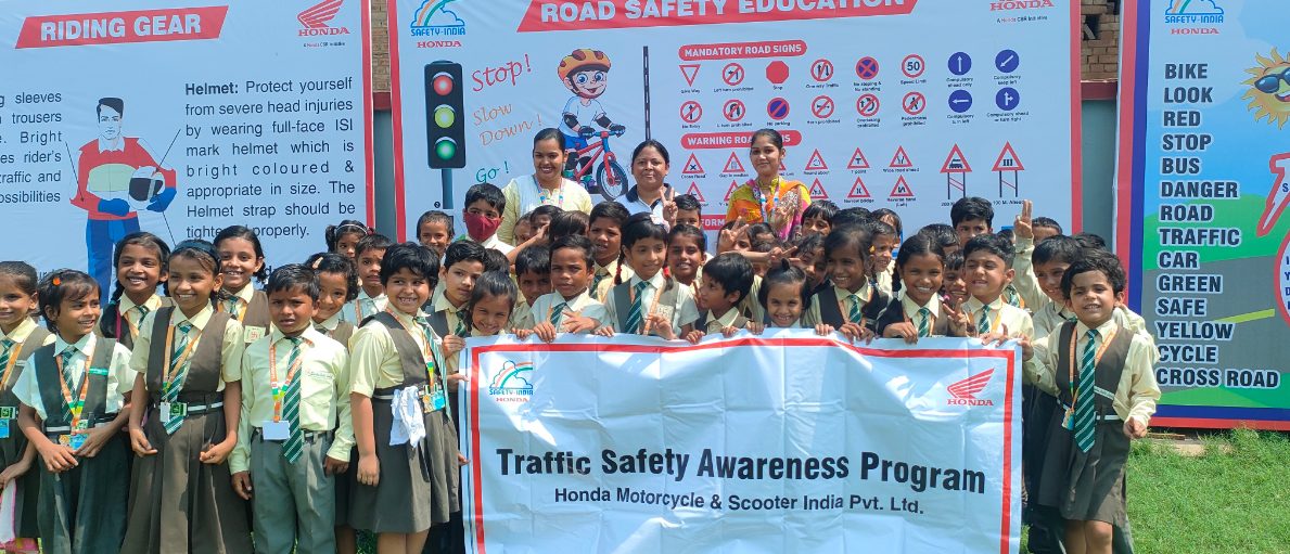 honda-motorcycle-scooter-india-conducts-road-safety-awareness-campaign-in-uttar-pradesh-2