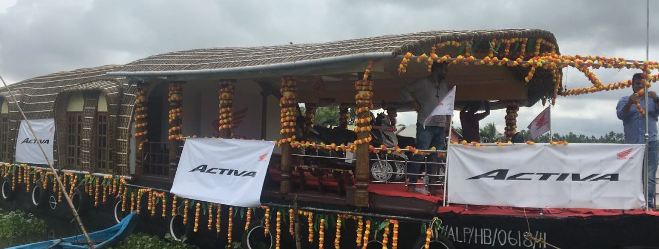 floating-showroom-in-the-backwaters-of-kerala