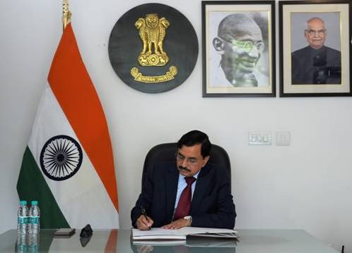 sushil-chandra-takes-over-as-the-24th-cec-of-india