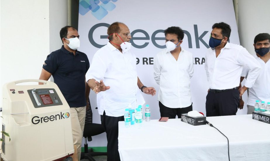 greenko-group-airlifts-first-consignment-of-1000-large-medical-grade-oxygen-concentrators