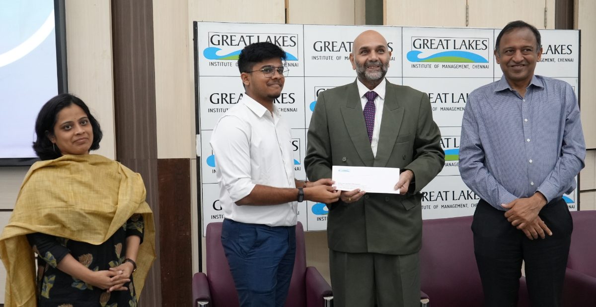 Grand Master Pravin Thipsay addresses students of Great Lakes Institute of Management decoding=