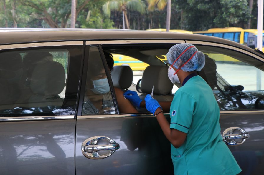 canadian-international-school-organized-one-of-its-kind-drive-through-flu-clinic