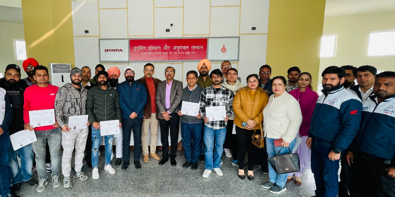honda-india-foundation-conducts-safe-driving-training-for-light-motor-and-heavy-motor-vehicle-drivers-of-haryana