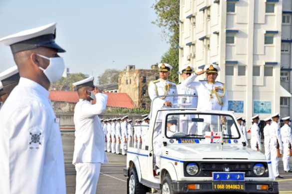 vice-admiral-ajendra-bahadur-singh-takes-over-as-flag-officer-commanding-in-chief-western-naval-command