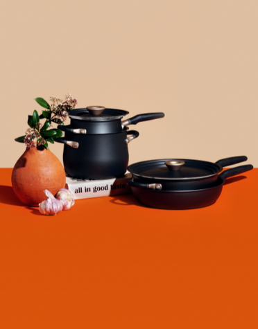 meyer-launches-accent-a-collection-of-mixed-materials-designer-cookware