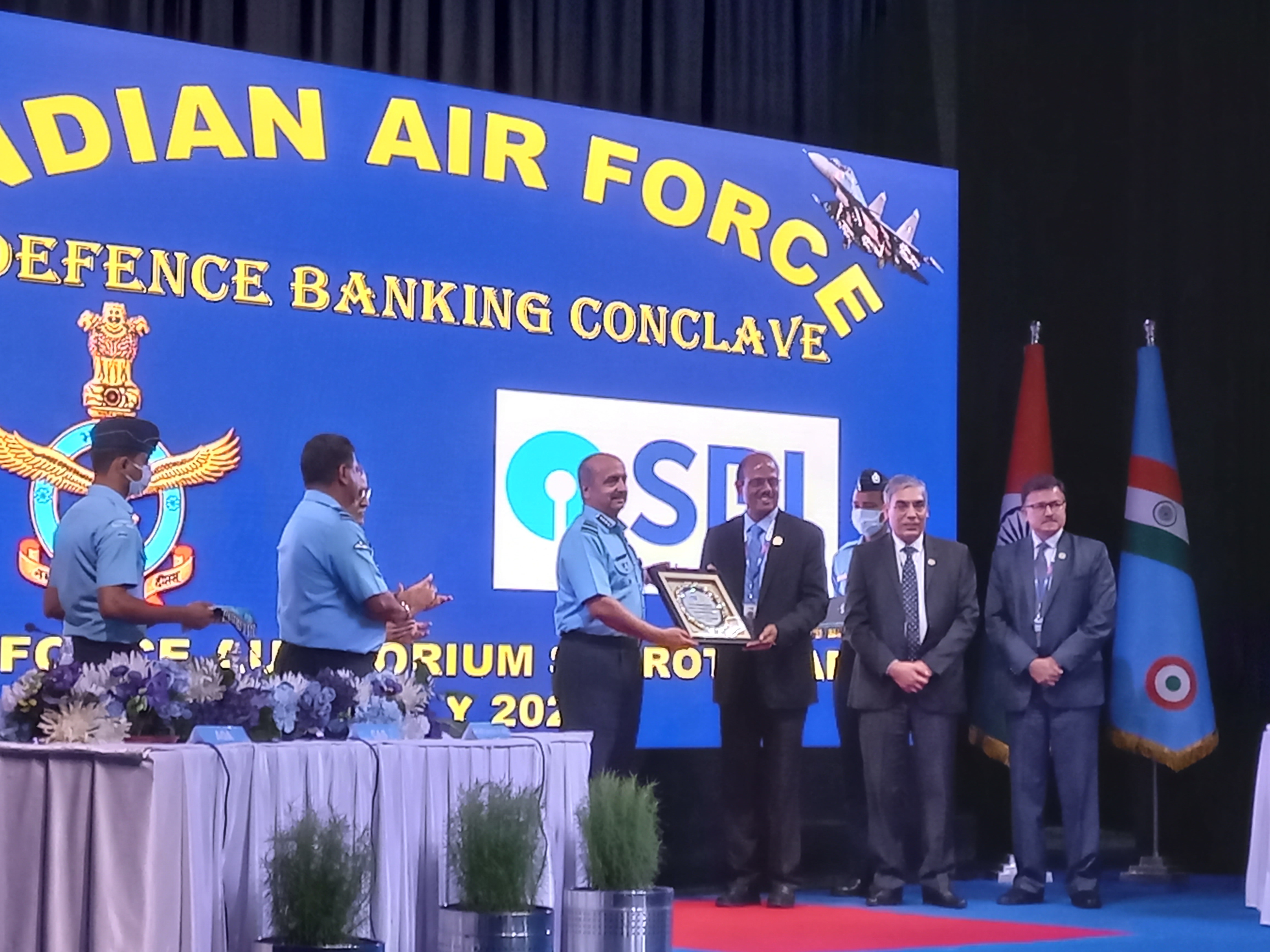sbi-renews-mou-with-indian-air-force-for-defence-salary-package
