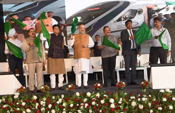 shri-amit-shah-flags-off-the-made-in-india-new-delhi-katra-vande-bharat-express