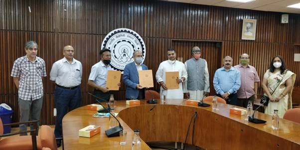 trifed-signs-mou-with-iit-delhi-for-unnat-bharat-abhiyan-uba