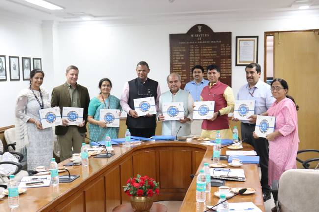 Union Minister Shri N S Tomar launches Coffee Table Book commemorating 50 years of partnership with UNWFP decoding=