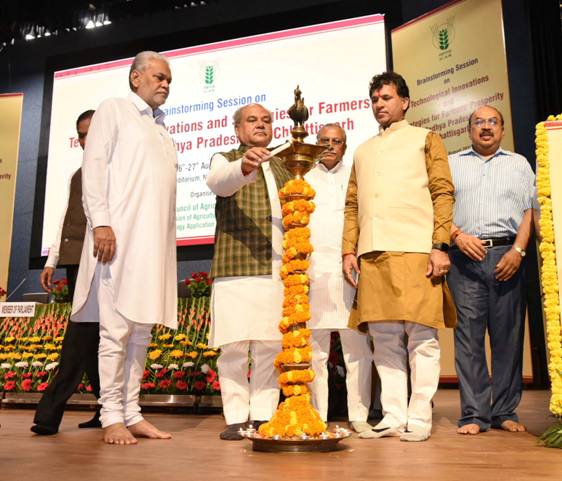 every-farmer-should-be-a-progressive-farmer-shri-narendra-singh-tomar