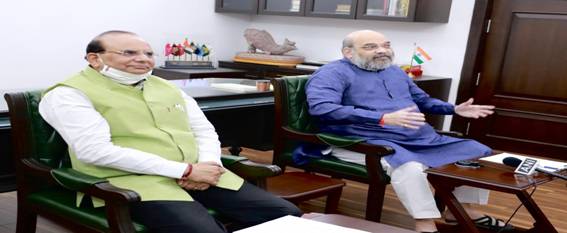 amit-shah-distributes-electric-potter-wheels-to-kumhar-community-in-gandhinagar