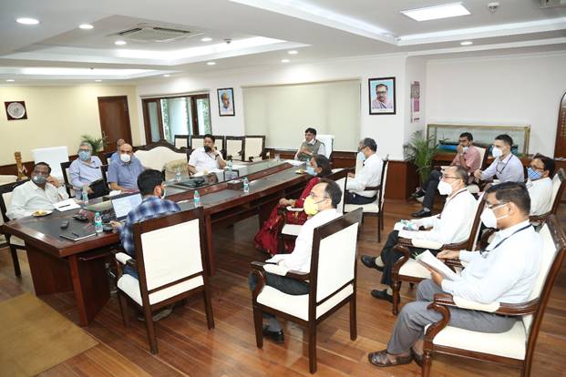 shri-mansukh-mandaviya-reviews-seaplane-operation-projects