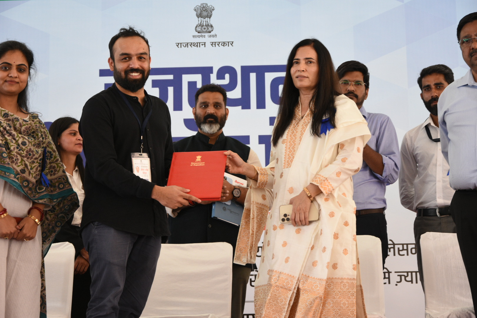 Apna.co partners with Government of Rajasthan to provide employment to 10,000 professionals in the state decoding=