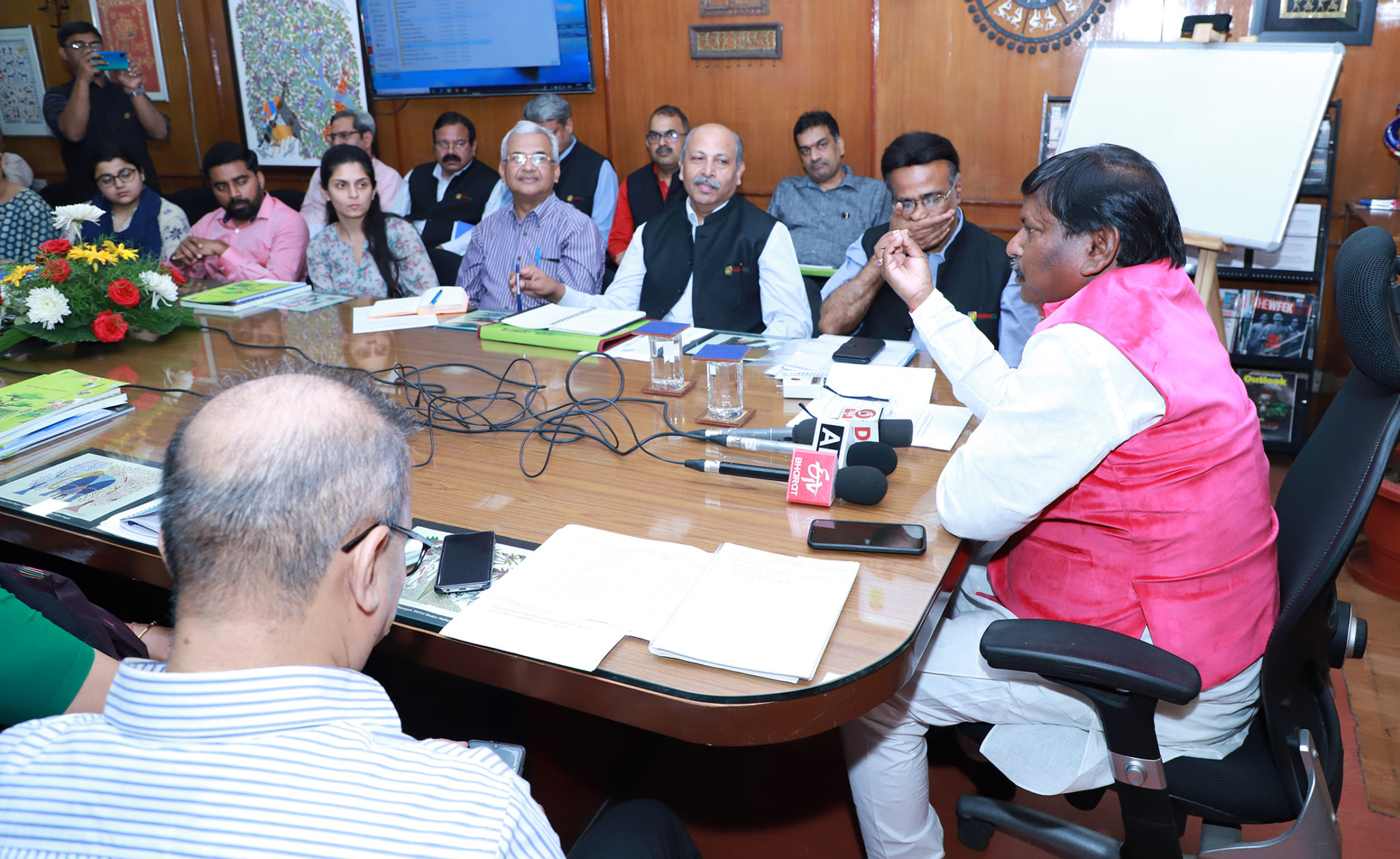 shri-arjun-munda-launches-van-dhan-internship-programme-of-trifed