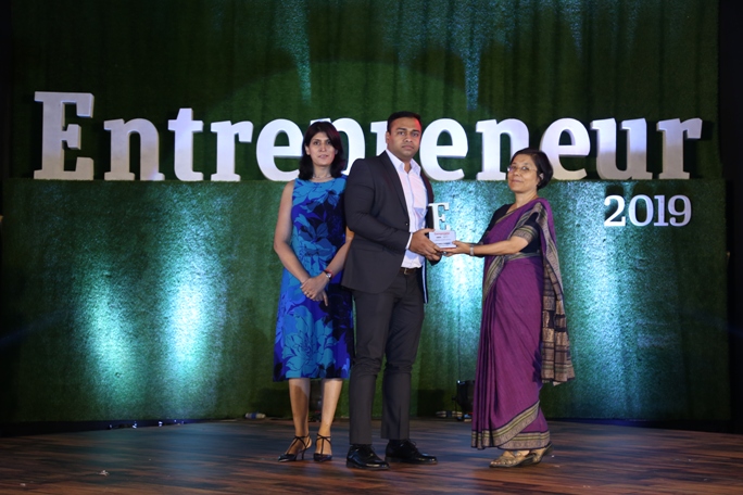 utkarsh-india-limitedbags-the-9th-entrepreneur-award