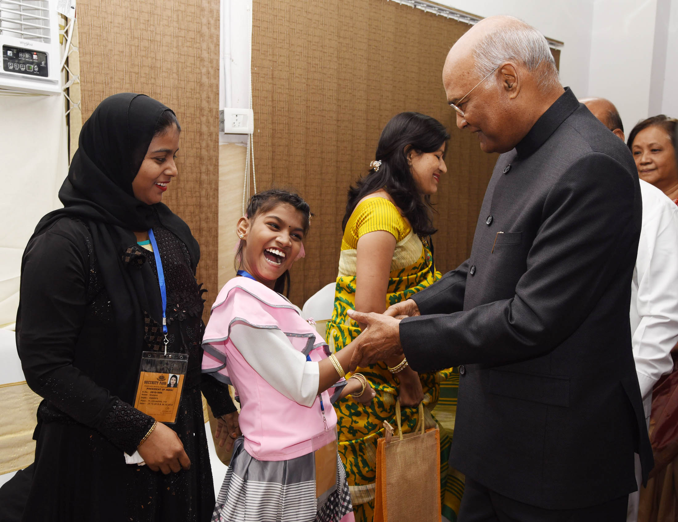 president-interacts-with-rehabilitated-divyangjan-children