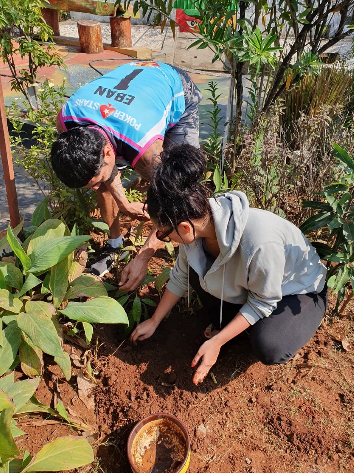 jackie-shroff-kicks-of-2020-with-his-selfiewithaplant-campaign