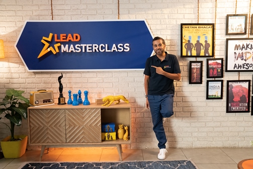school-edtech-lead-continues-to-boost-student-confidence-in-small-towns-conducts-masterclass-with-author-and-motivational-speaker-chetan-bhagat