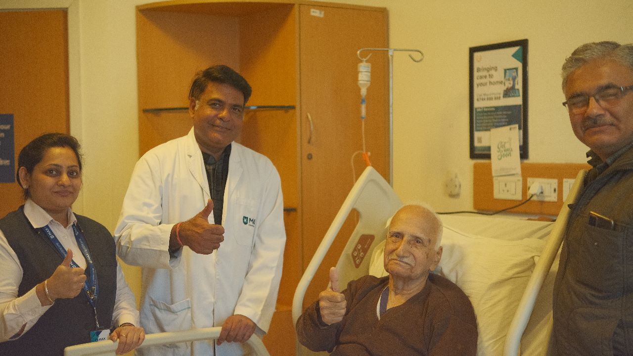 92-year-old man, successfully undergoes a Revision Total Knee Replacement at Max Super Speciality, Shalimar Bagh